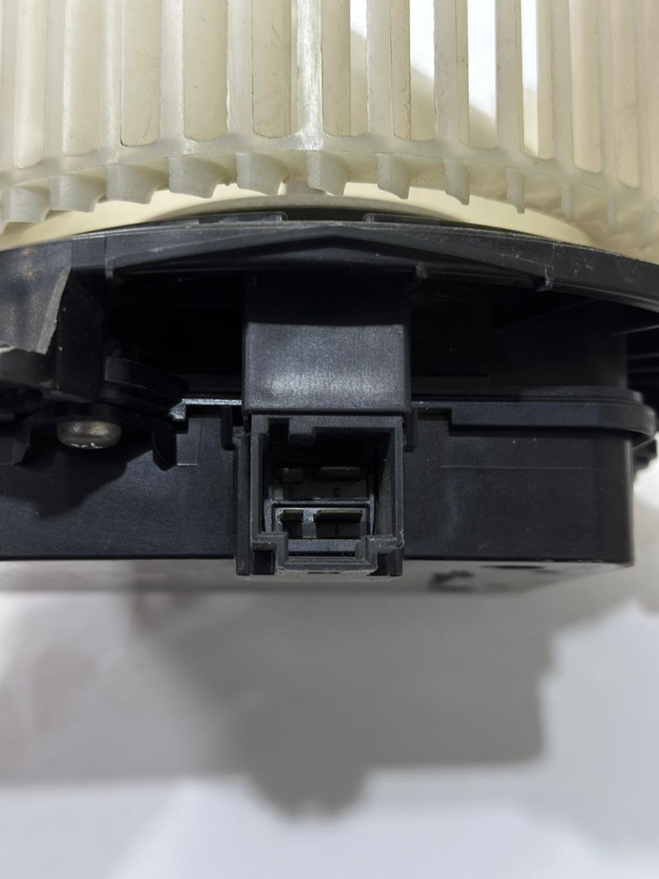 Mercedes e class blower motor GW997003 - Image 2