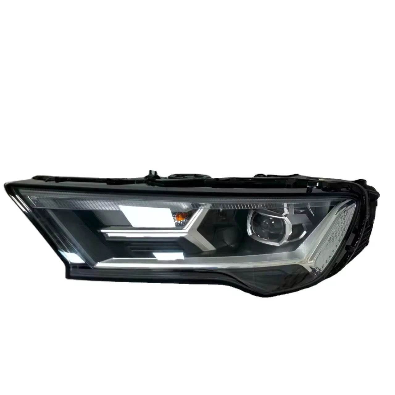 AUDI Q7 2024 headlight left side used original