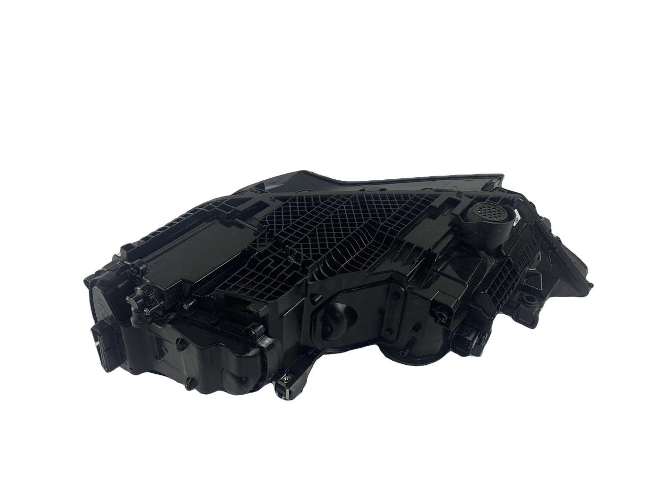 AUDI Q7 2024 headlight right side used original - Image 3