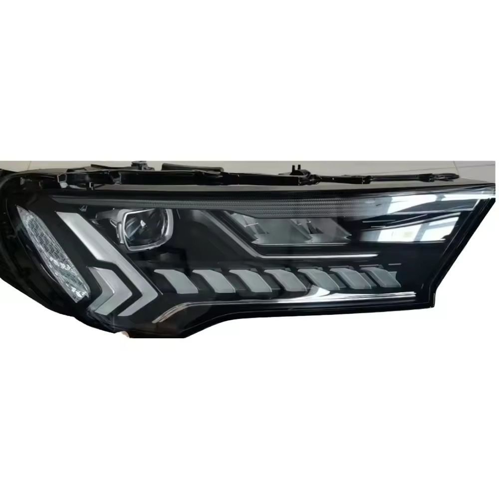 Audi Q7 2024 headlight right side used original - Image 4