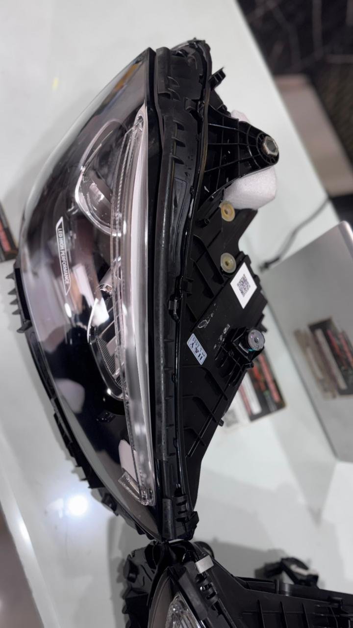 Mercedes c class A206 left or right headlight used original - Image 3