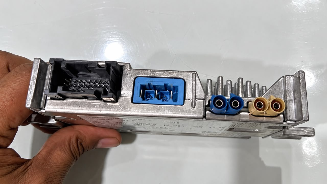 2023–2024 Mercedes-Benz C-Class W206 Router and Mobile Services Module OEM A2069008220 - Image 3